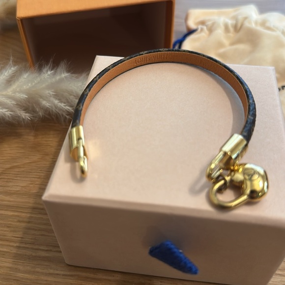 LOUIS VUITTON Crazy in lock gold charm bracelet - Picture 2 of 5